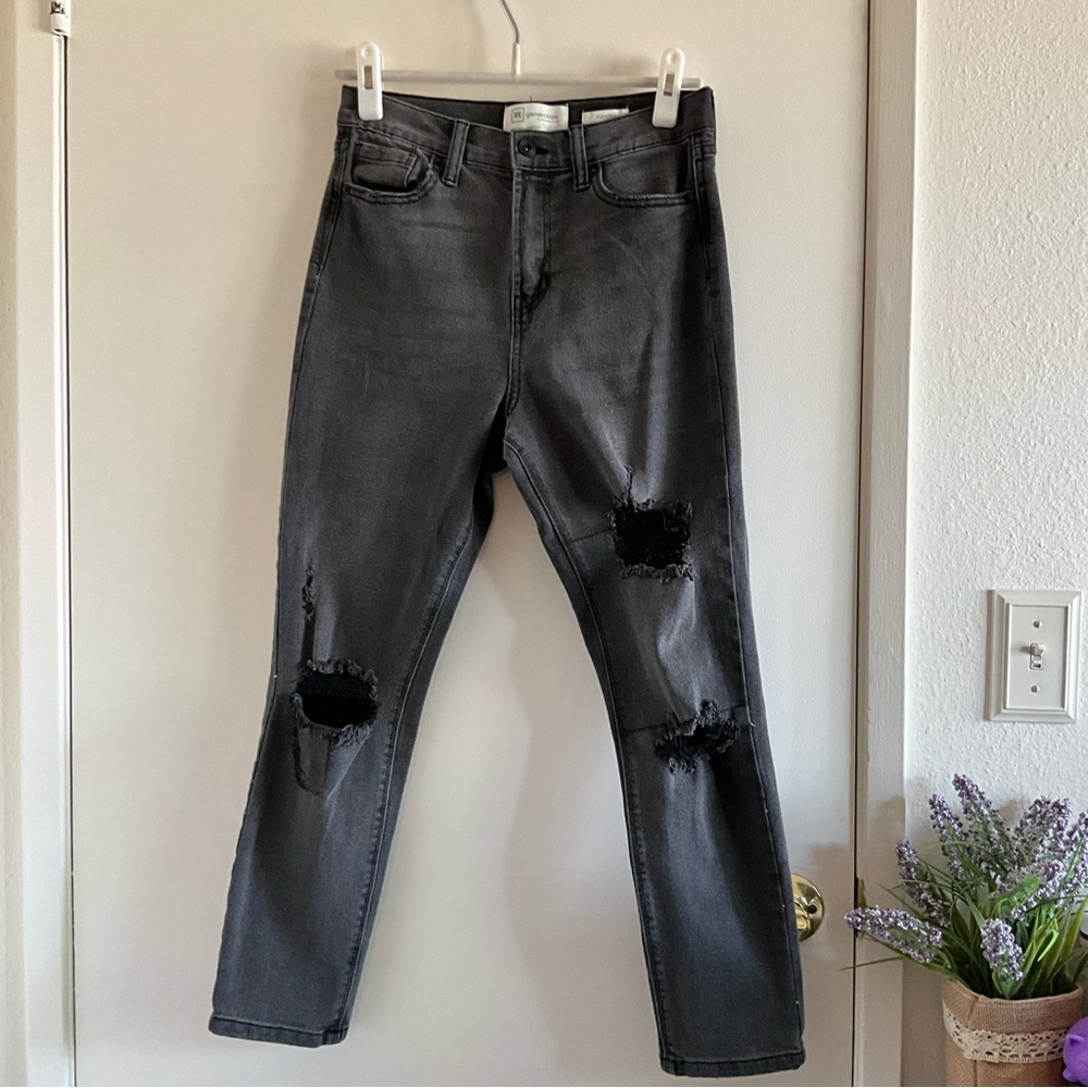 Ripped black skinny jeans